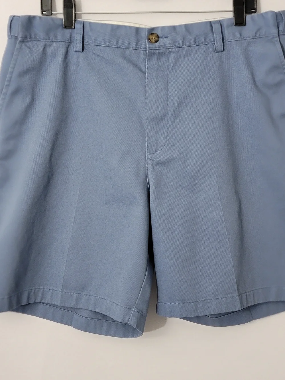 L.L. Bean Comfort Waist Men's Flat-Front Shorts Size 37 - Picture 3 of 9